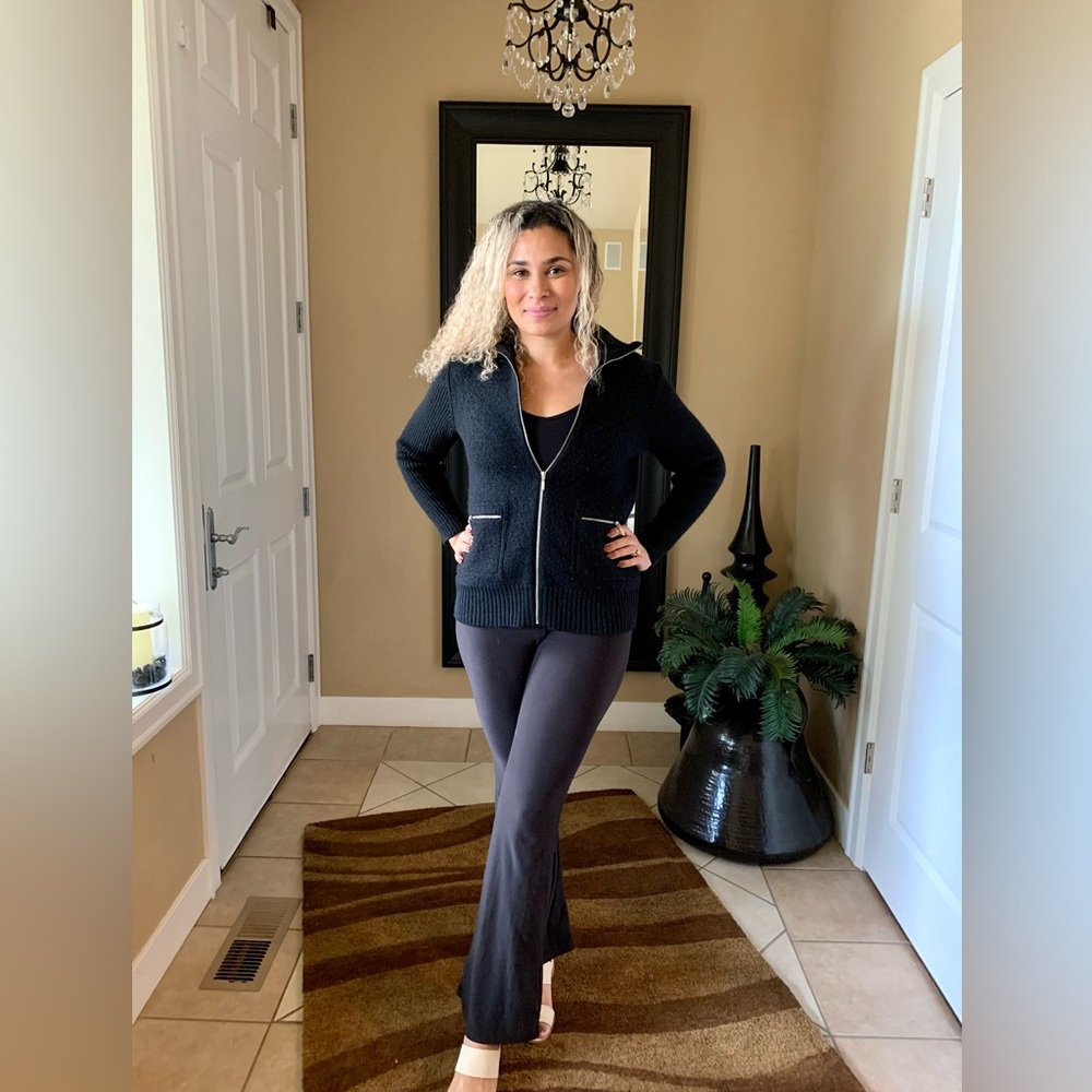 LN JENNIFER MOORE 100% WOOL SWEATER JACKET. RIBBED COLLAR & SLEEVES. ZIP FRONT